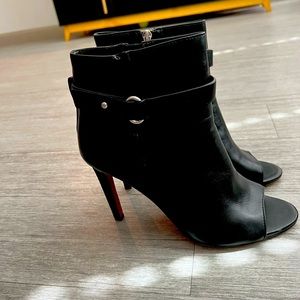 Black BCBG heels
